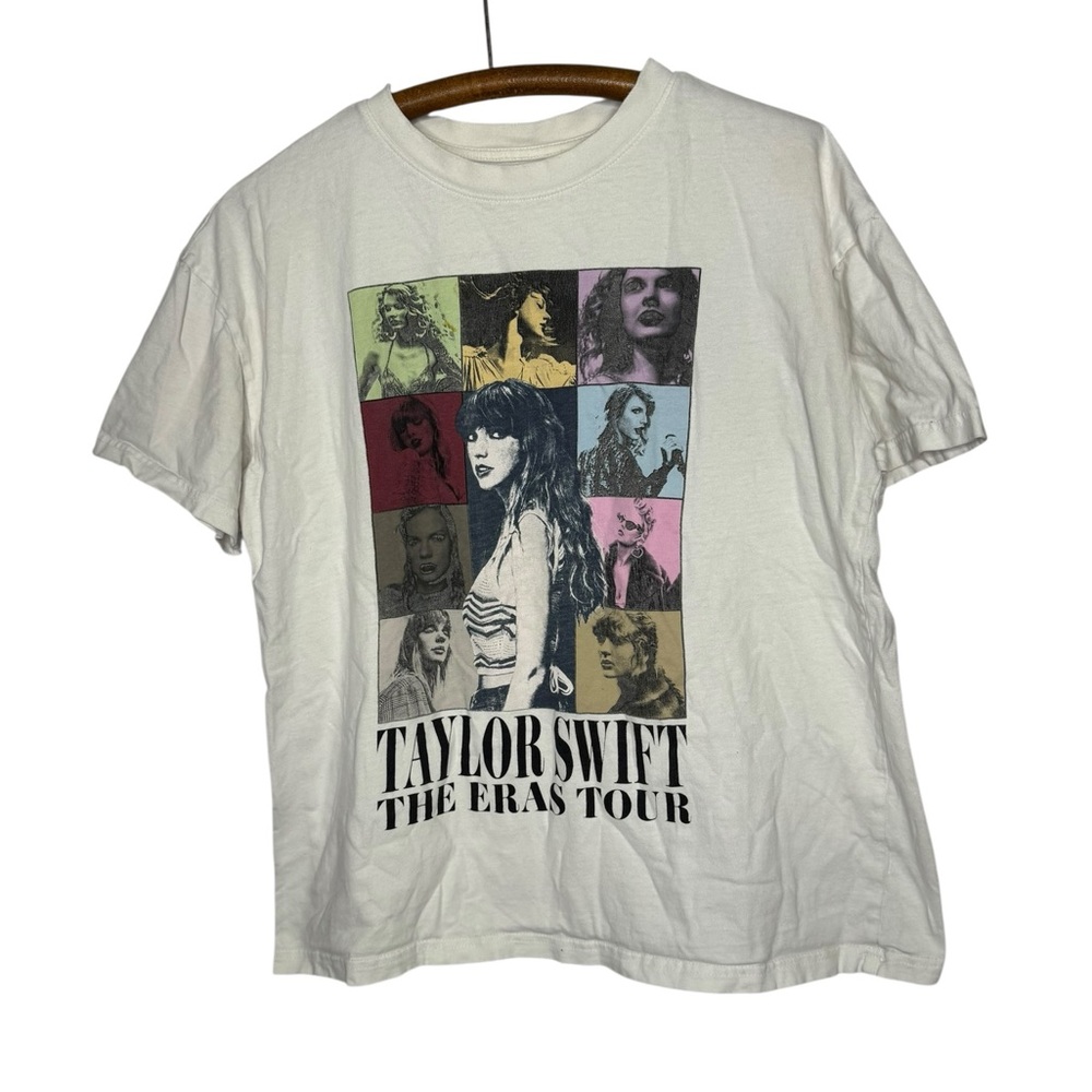 Taylor Swift The Eras Tour Through Vancouver  White Short Sleeve T-shirt small